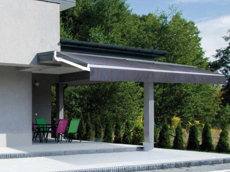 A Cortina Iluminê Amorim se diferencia pelas suas ondulações no tecido 100% poliéster, proporcionadas pelo acionamento de discretos cordões, assegurando maior controle da luz para qualquer área. (19)